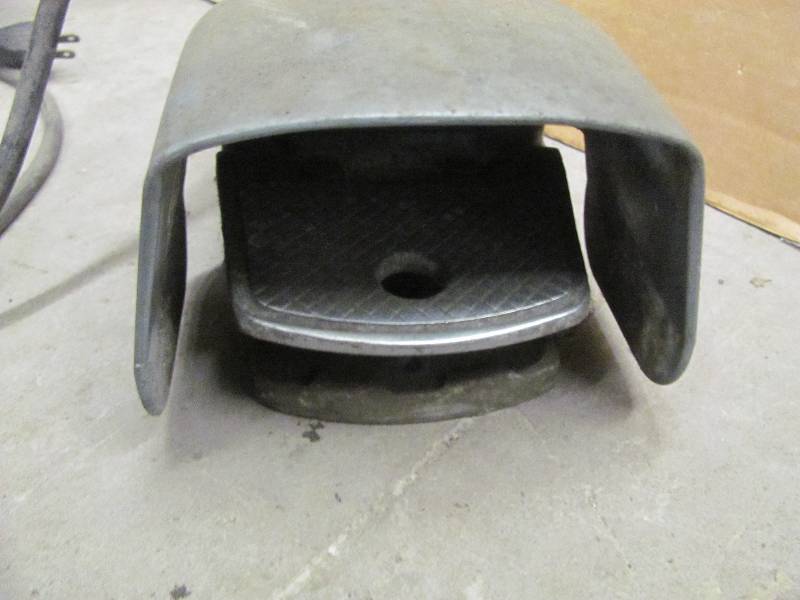 lot 13 image: Electric Foot Switch