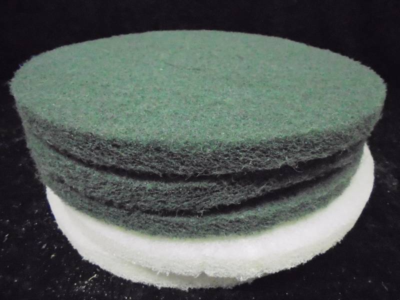 Lot - 13 Scrubbing Pads, 3 blue, 2 white