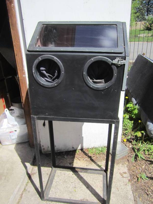 lot 18 image: Sandblaster, with light and strip o...