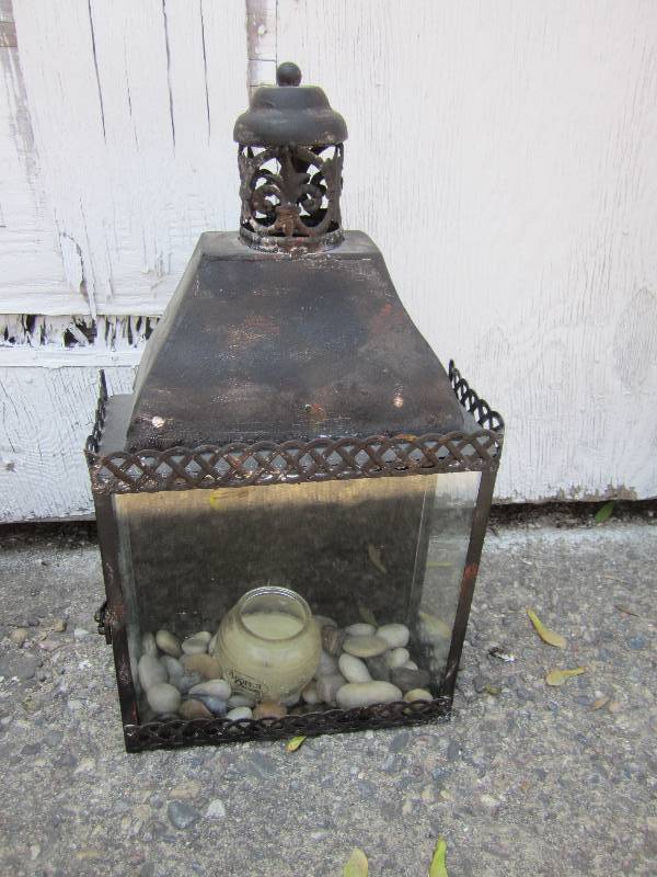 lot 38 image: Vintage metal candle holder...