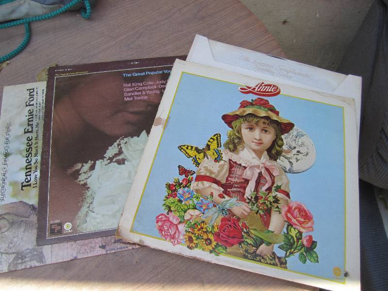 lot 40 image: Lot of vinyl records...