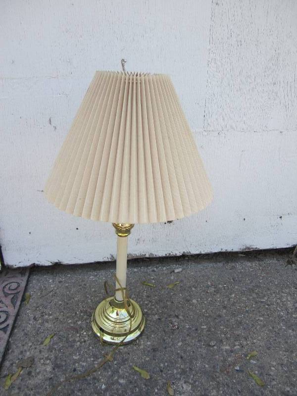 lot 41 image: Lamp...