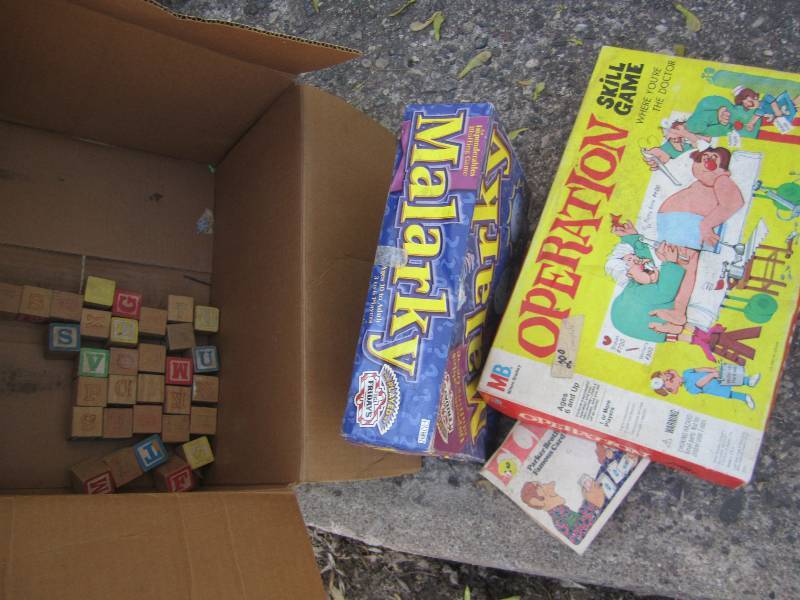 lot 55 image: Box of board games...