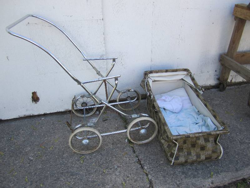 lot 70 image: Metal folding card and vintage baby...
