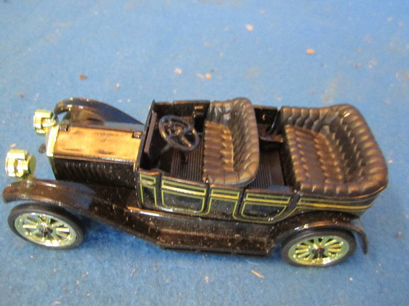 lot 135 image: Replica 1911 Chevy Classic 6...
