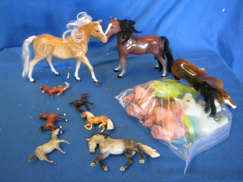 lot 142 image: Collector horse toys...