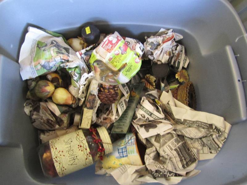 lot 92 image: bin 34 full of glass collectables ...