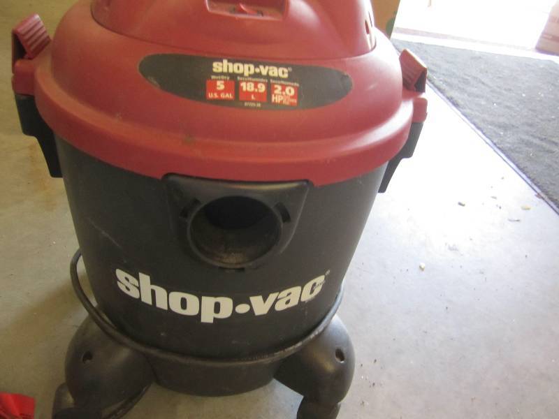 lot 96 image: shop vac used not tested good shape...