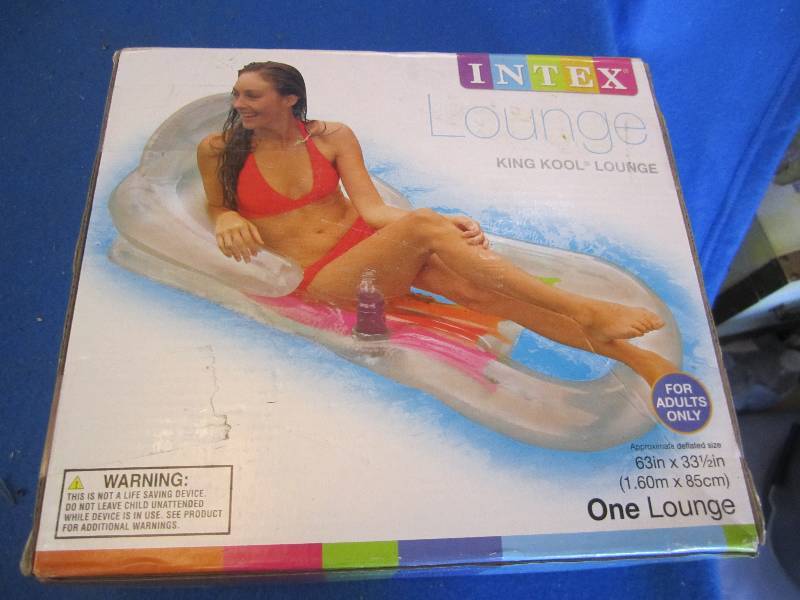 lot 98 image: Intex inflatable pool lounge chair...