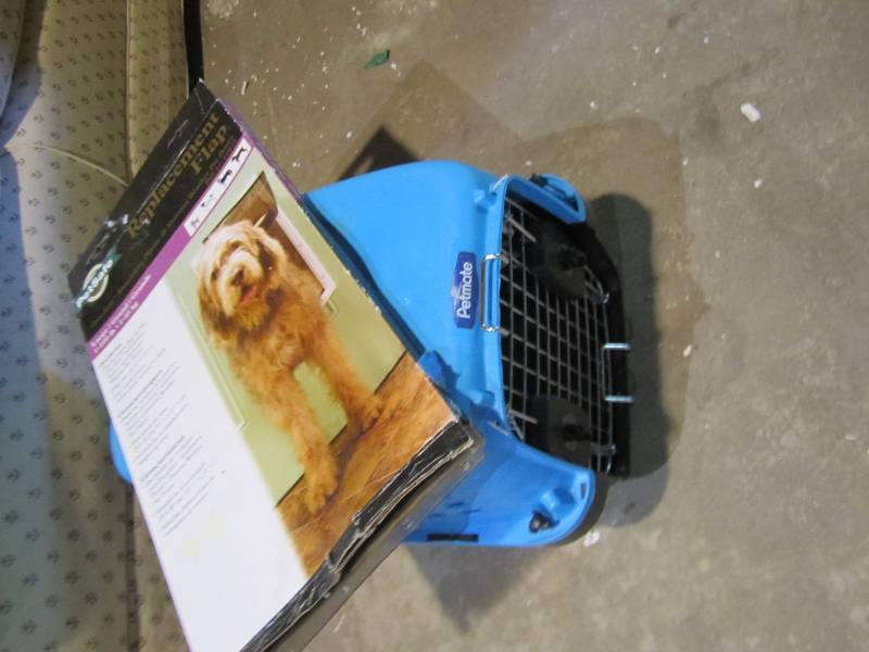 lot 186 image: small pet kennel and replacement pa...