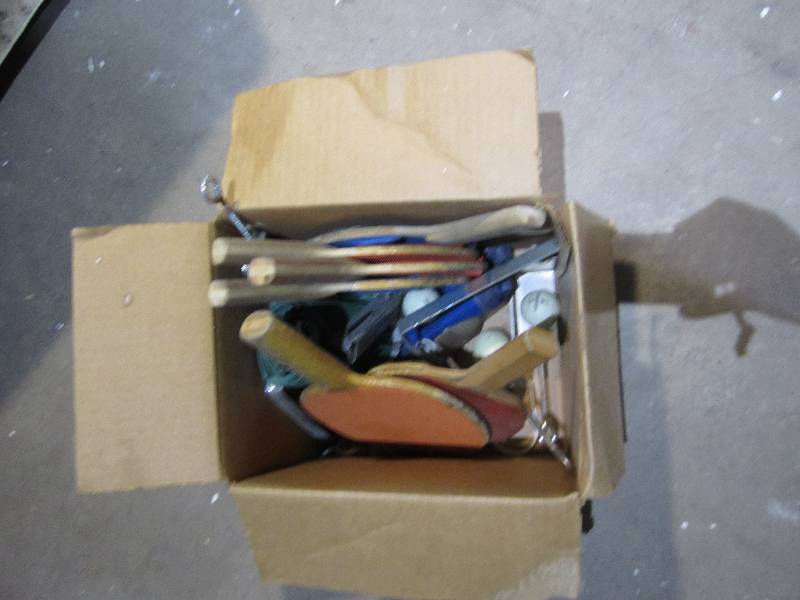lot 194 image: ping pong set paddels balls and mor...