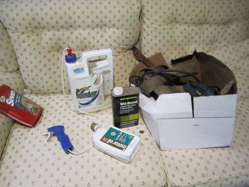 lot 195 image: Tools weed killer and more...
