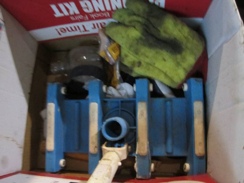 lot 205 image: box of misc stuff...