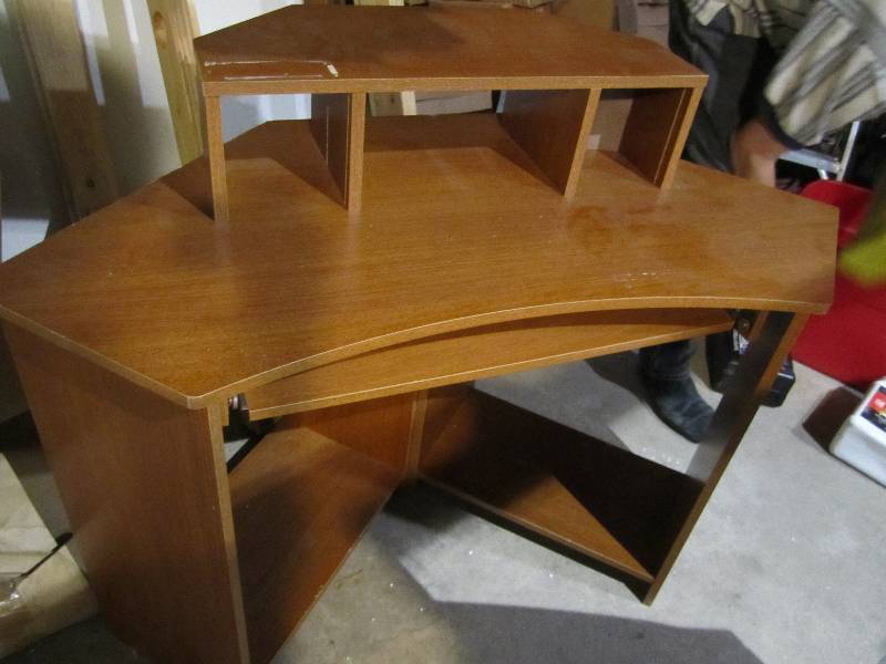 lot 210 image: Computer desk...