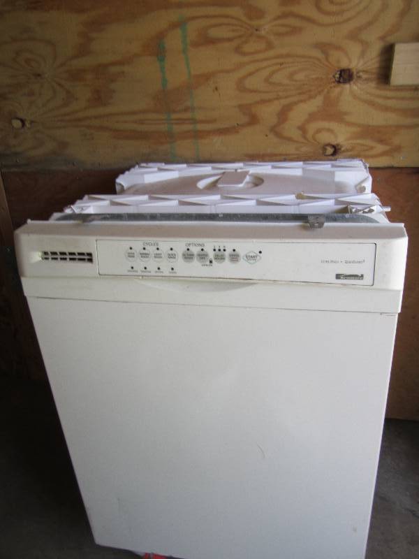 lot 213 image: Kenmore dishwasher...