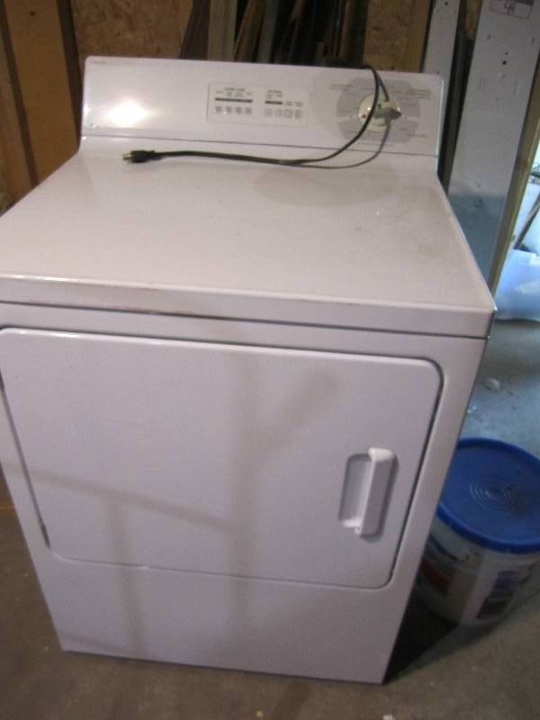 lot 216 image: Electric clothes dryer...
