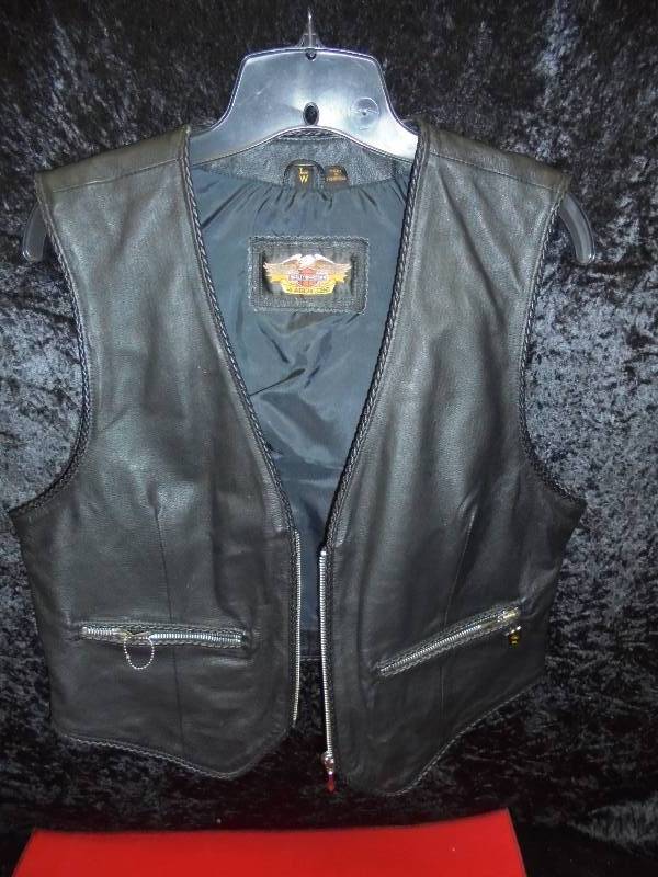 lot 13 image: Genuim Harley Davidson Vest, Leather, Sz Large