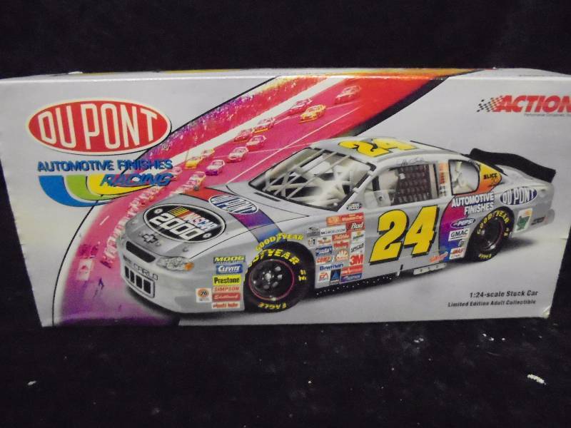 lot 22 image: NASCAR Diecast - 2000 Jeff Gordon Dupont