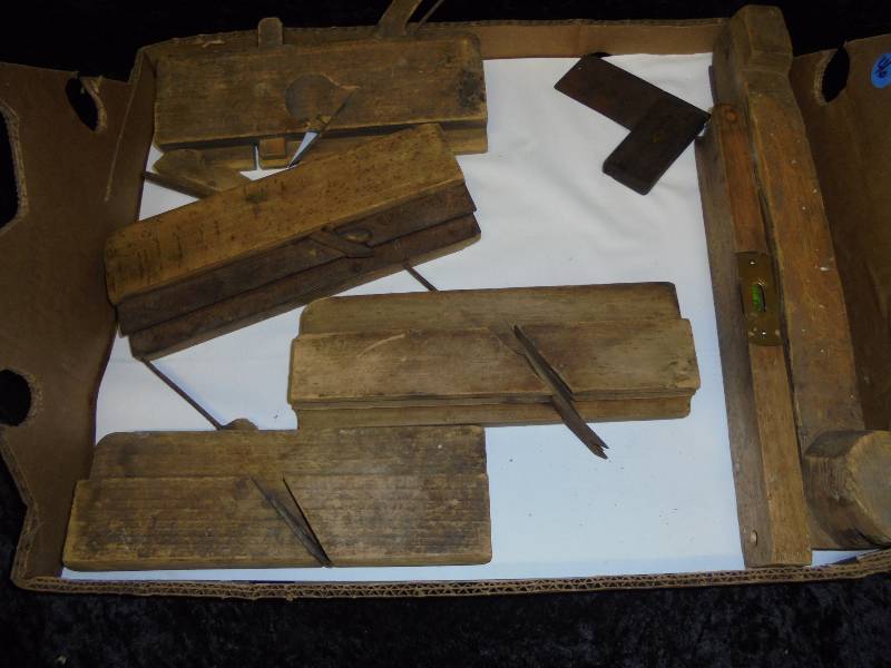 lot 29 image: Lot - Antique Wood Planes