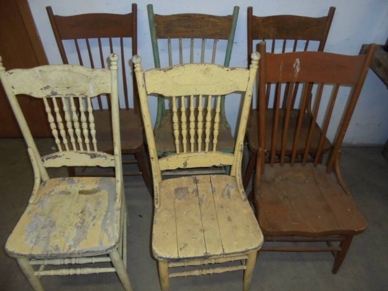 lot 47 image: Lot - Wood Chairs