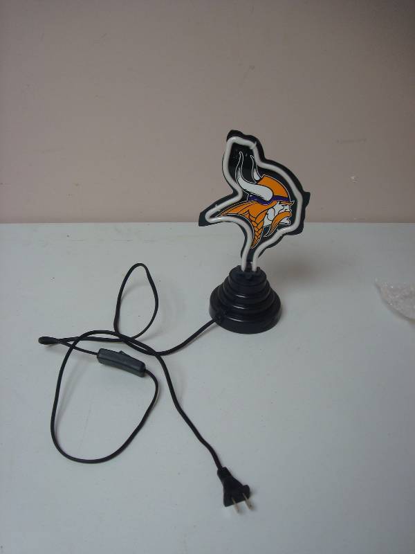 lot 27 image: Minnesota Vikings Desktop Neon Light, Light Is Purple