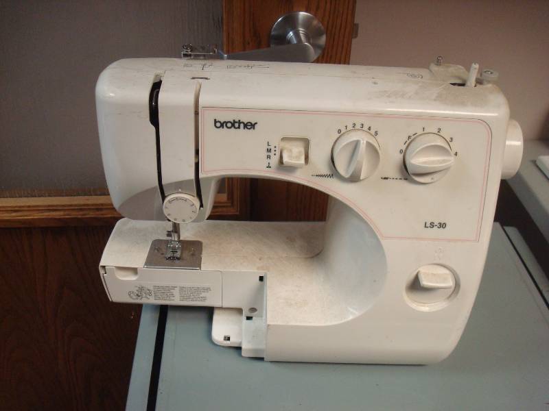 lot 48 image: Brother LS-30 Sewing Machine, UNTESTED, FOR PARTS, AS IS
