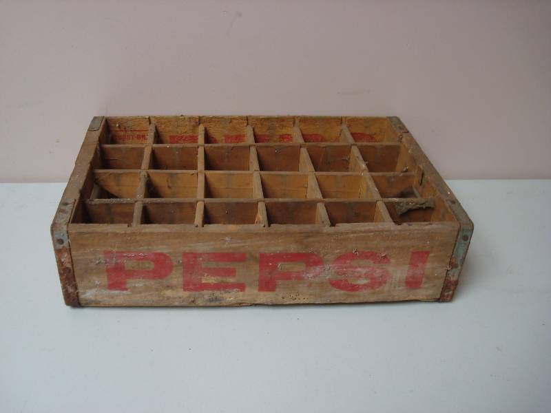 lot 60 image: Vintage Pepsi Bottle Crate, Used, Shows Wear