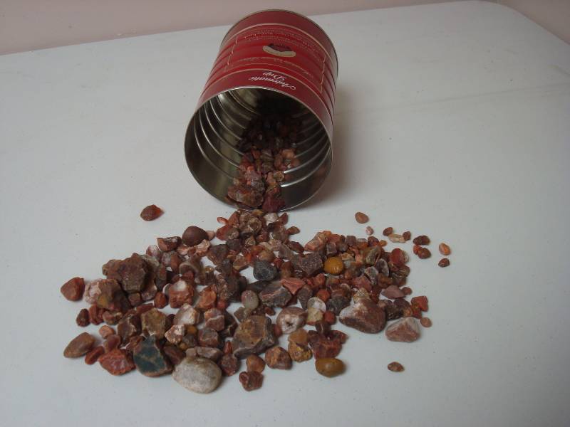 lot 61 image: Can With A Bunch Of Small Agates