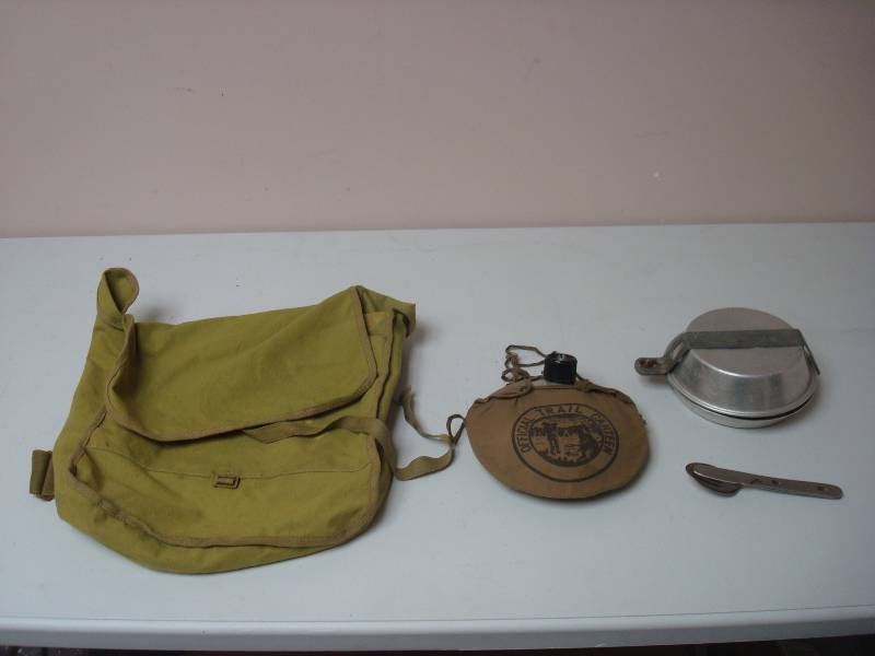 lot 64 image: Canteen And Camping Items
