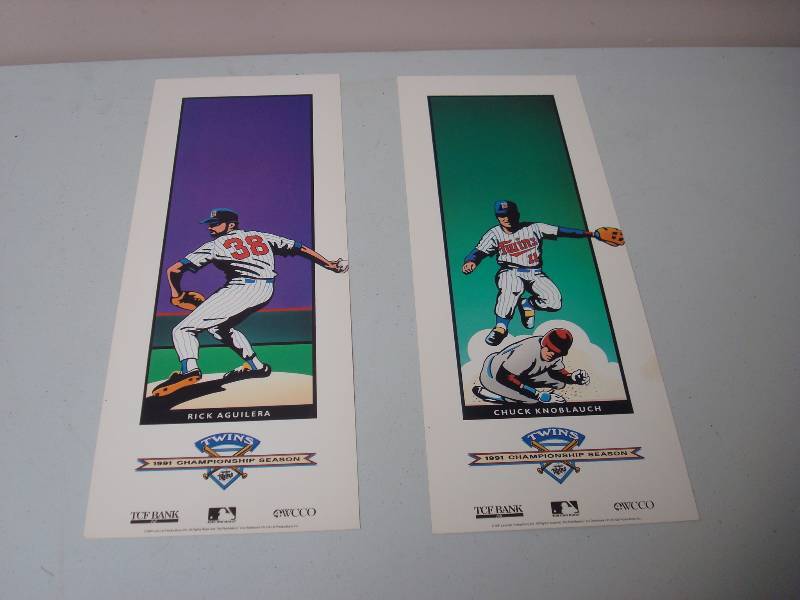 lot 74 image: Pair Of Vintage Minnesota Twins 1991 Promo Cards, Chuck Knoblauch, Rick Aguilera