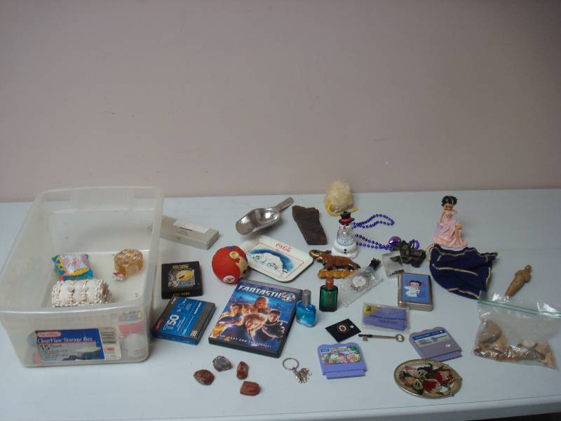 lot 85 image: Small Bin Filled With Some Items
