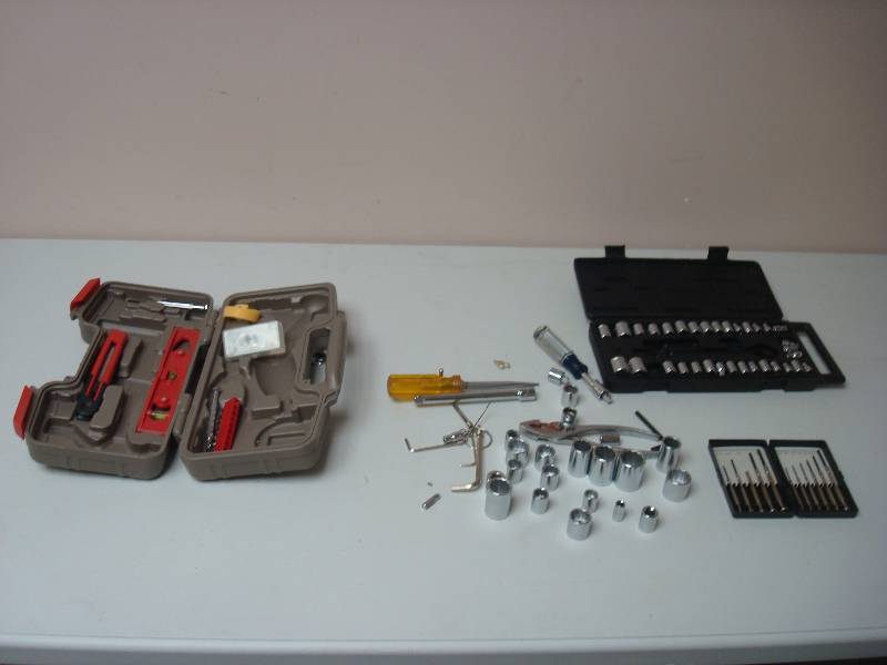 lot 105 image: Box With Some Tools, Craftsman Sockets