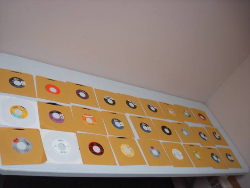 lot 118 image: Lot Of 27 -  7 Vinyl LP 45 Records, Used, Some Show Wear, Charlie Daniels, See Pics For Titles