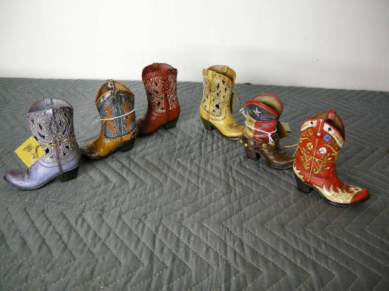 6 Mini Cowboy Boots
