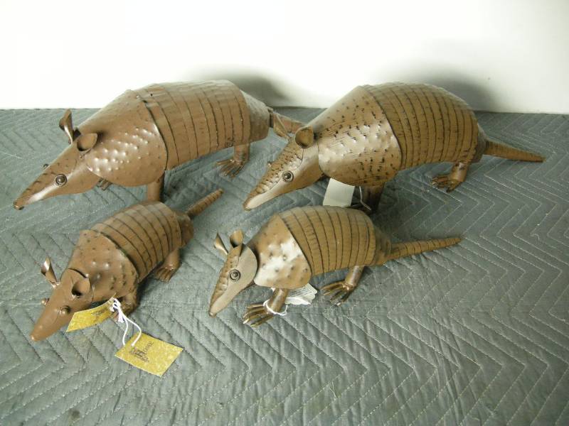 Metal Armadillo Family