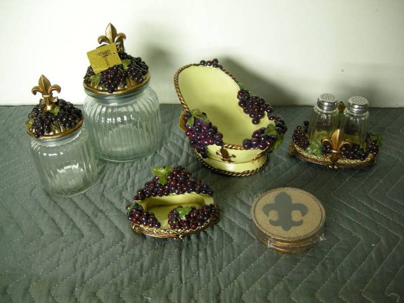 Fleur de Lis Kitchen Items
