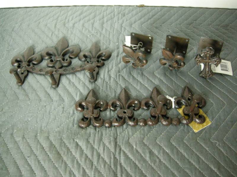 Cast Fleur de Lis Hooks
