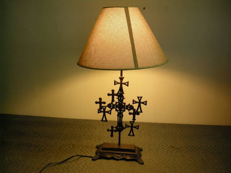 Iron Cross Table Lamp