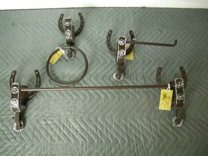 Metal Spur Bathroom Set