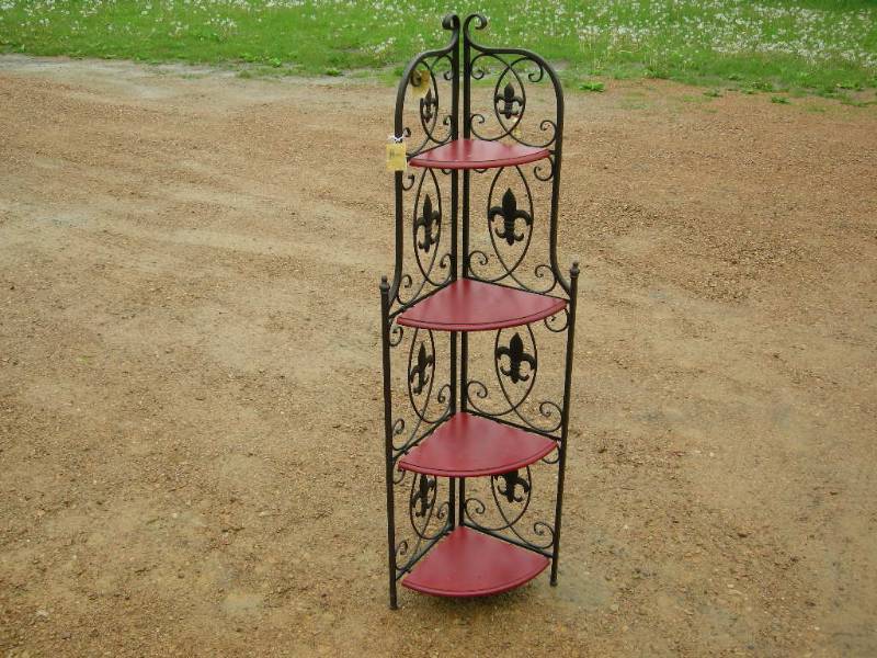 Metal Fleur de Lis Folding Corner Shelf
