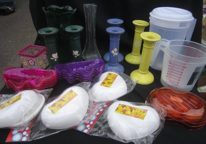 lot 215 image: NEW LOT 6 CANDLE HOLDER, 2 MEASURING CUPS, PITCHER,SOAP DISHES, VASES COLORFUL DISHES