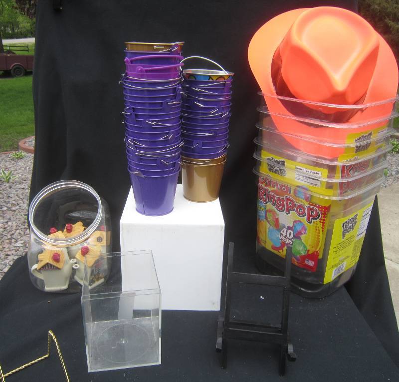 lot 229 image: NEW LOT HAT, DISPLAY RACK AND BOXES, TIN PAILS, MINI TEAPOTS