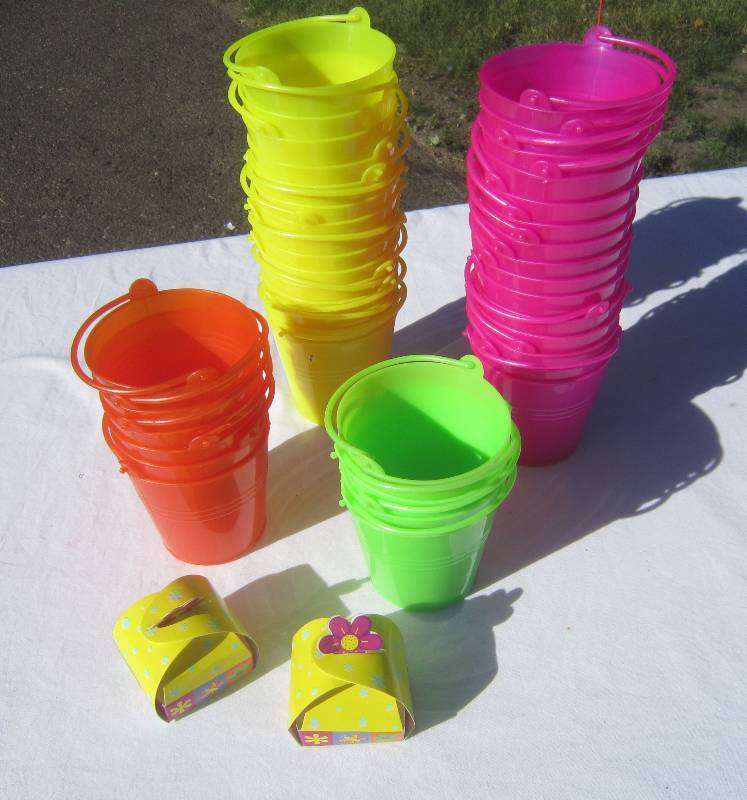 lot 194 image: NEW -- BOX LOTS - GREAT FOR GARAGE SALES, FLEA MARKETS OR STORE