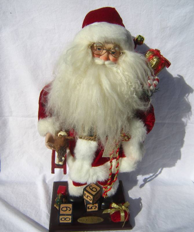 lot 274 image: Collectible Santa with Block Number - 2004 Old World Collection Approx 19 high