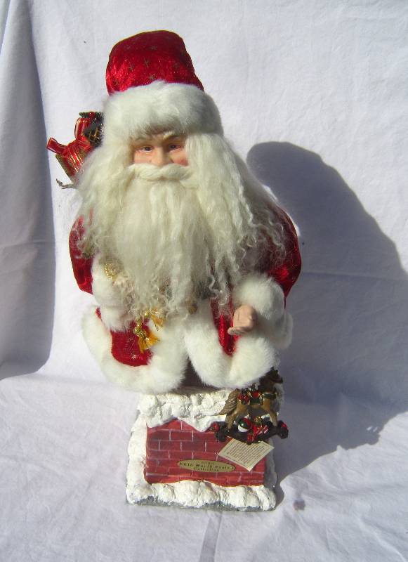 lot 275 image: Collectible Santa in Chimney - 2004 Old World Collection Approx 19 high