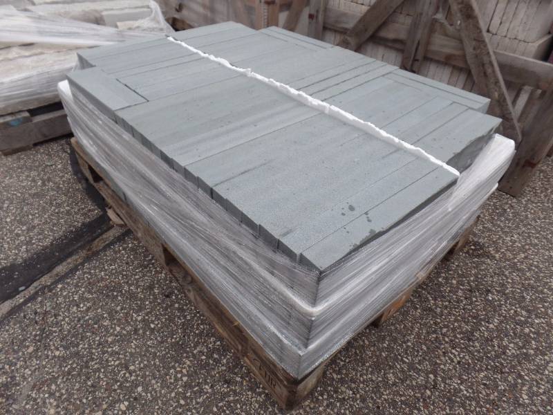 lot 36 image: Bluestone Stone Bricks
