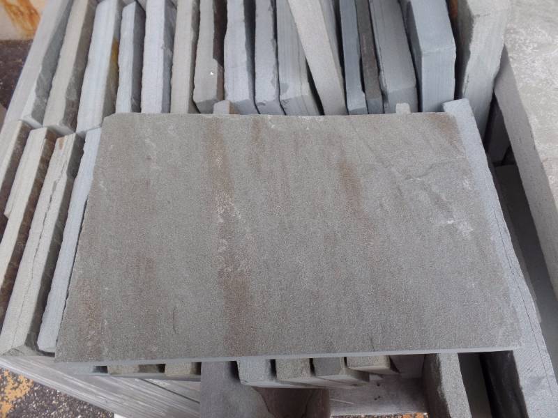 lot 4 image: Blue Flagstone