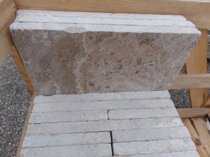 lot 52 image: Travertine Tumbled Pavers