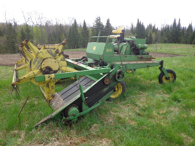 John Deere Swather