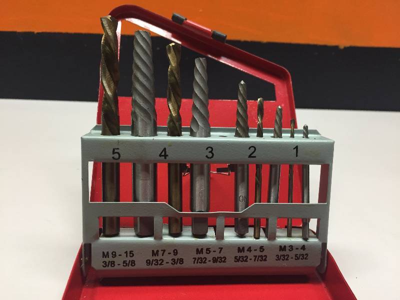 GRIP 10 PIECE SCREW EXTRACTOR SET (1 MISSING)